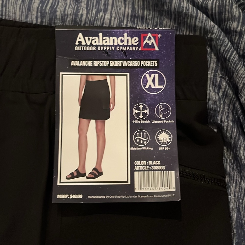 XL avalanche, rip stop skort w/ cargo pockets go hiking or day of adventure